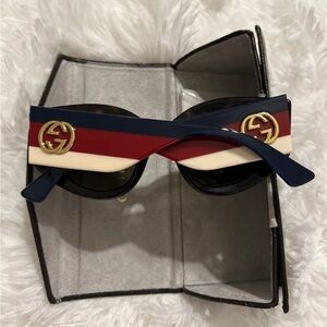 NWT Gucci Elegant Black Women's Sunglasses Perfect Gift! New incudes everything